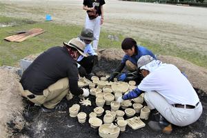 焼き場への作品の配置