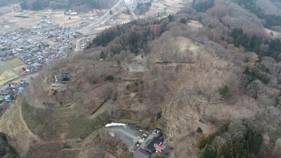 鍋倉城跡主要部（北から）