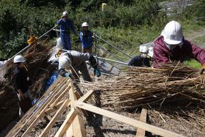 ハセ小屋の屋根解体